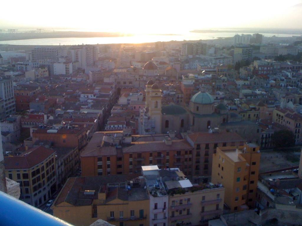 Studio Apartments Centro Storico Via Manno Cagliari Exteriör bild