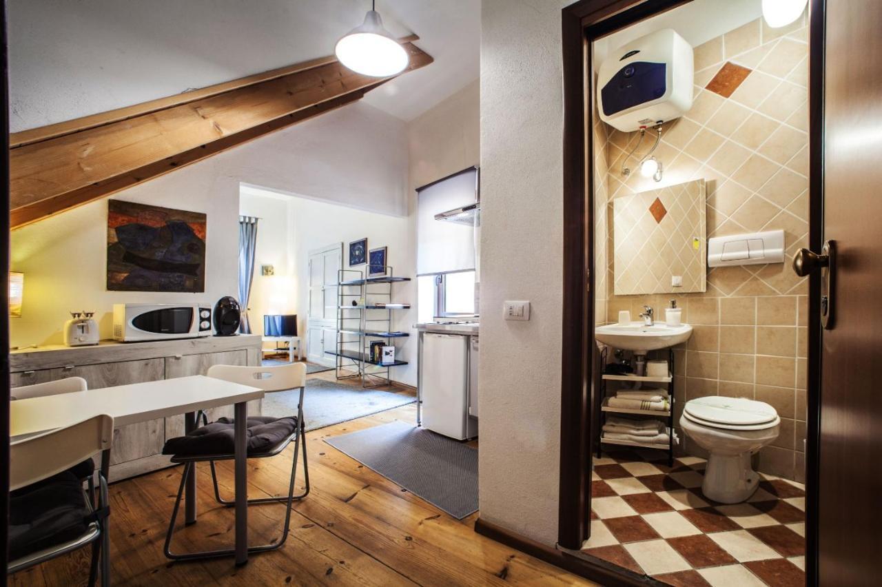 Studio Apartments Centro Storico Via Manno Cagliari Exteriör bild