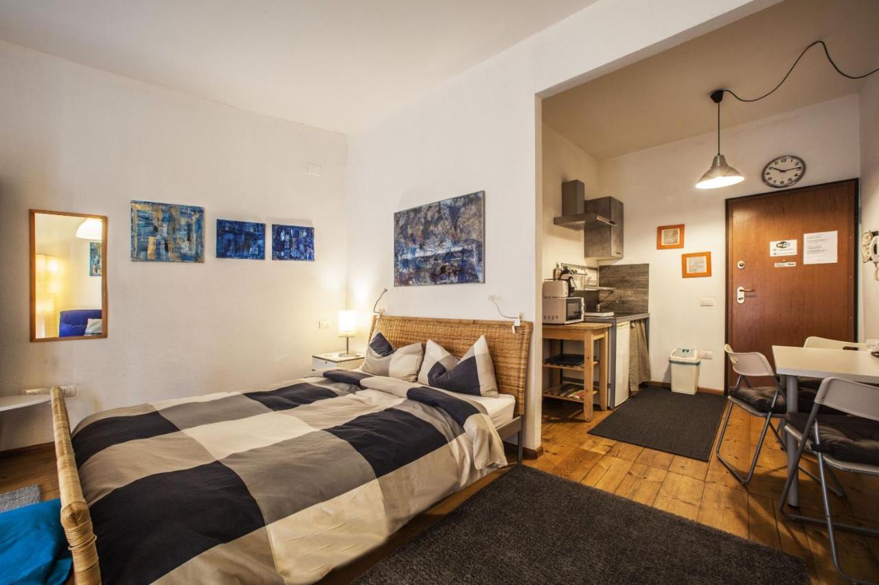 Studio Apartments Centro Storico Via Manno Cagliari Exteriör bild