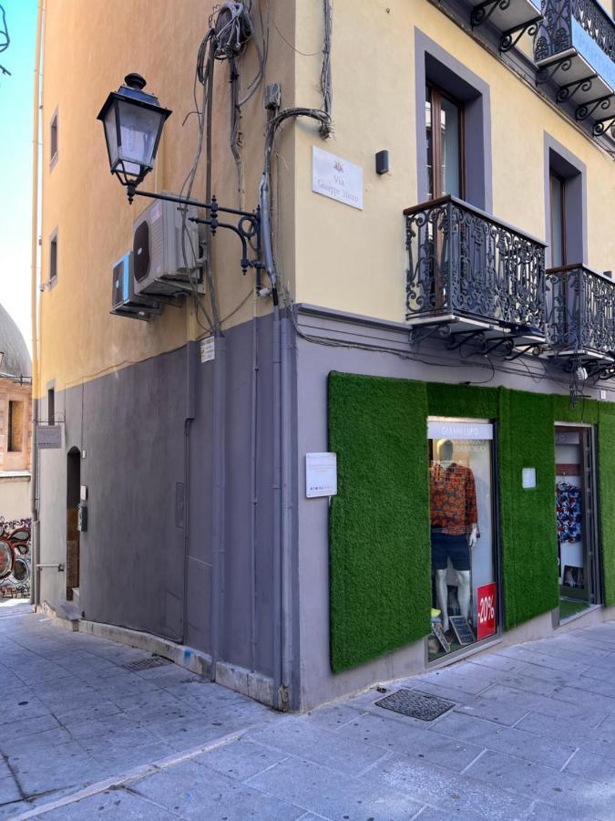 Studio Apartments Centro Storico Via Manno Cagliari Exteriör bild